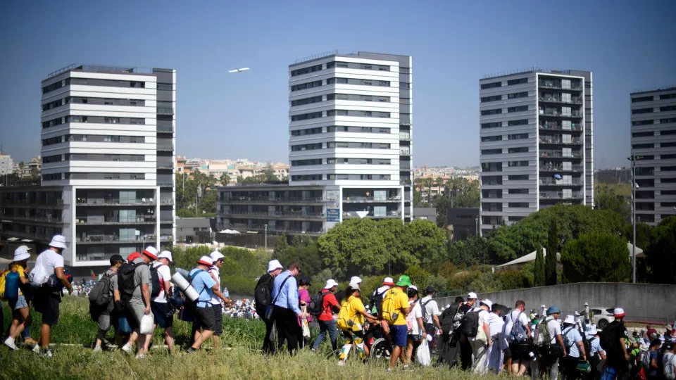 Milhares começaram a deixar Parque Tejo ainda antes de terminar missa