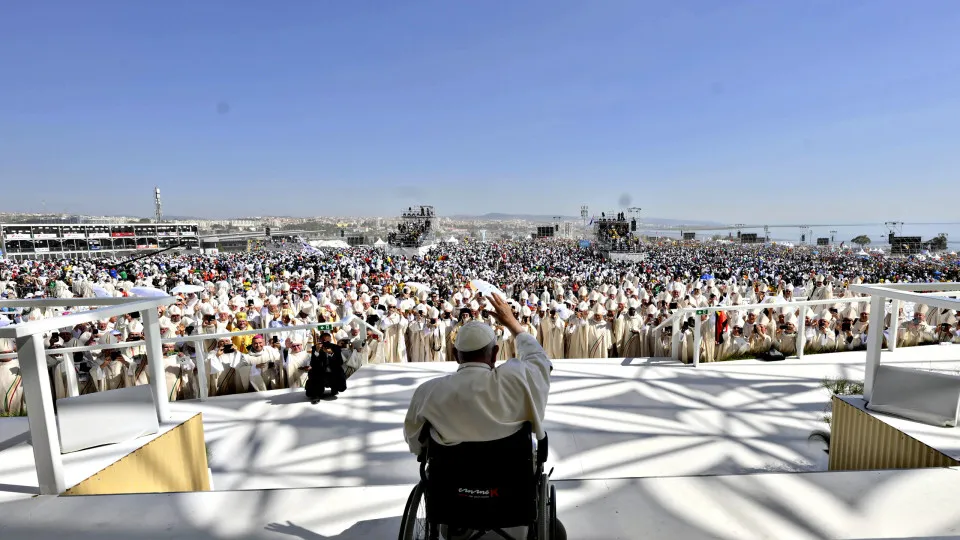 LISBON, PORTUGAL - AUGUST 06: (EDITOR NOTE: STRICTLY EDITORIAL USE ONLY - NO MERCHANDISING). Pope Francis delivers his blessing during the Mass for the 37th World Youth Day at Parque Tejo on August 06, 2023 in Lisbon, Portugal. Pope Francis visits Portuga