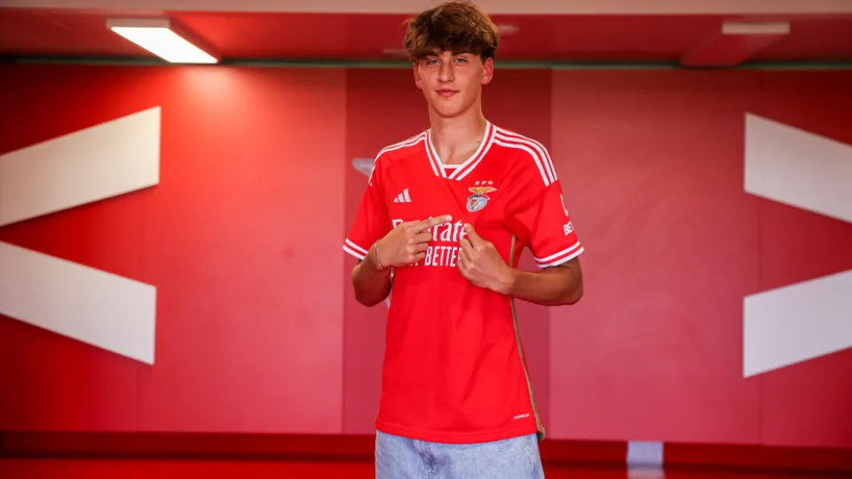 Oficial: Benfica segura capitão dos juvenis e internacional português