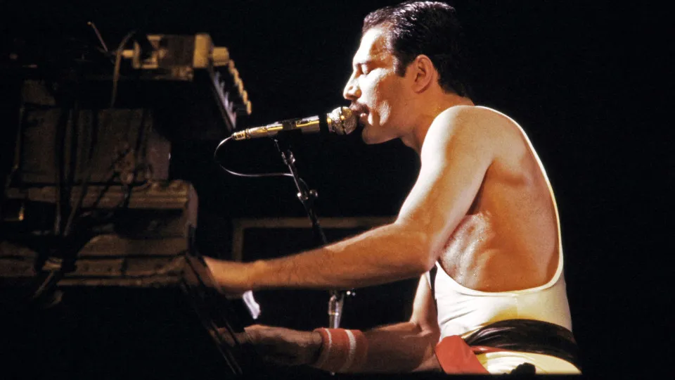 "Adorava-me". Biografia revela que Freddie Mercury tem filha secreta