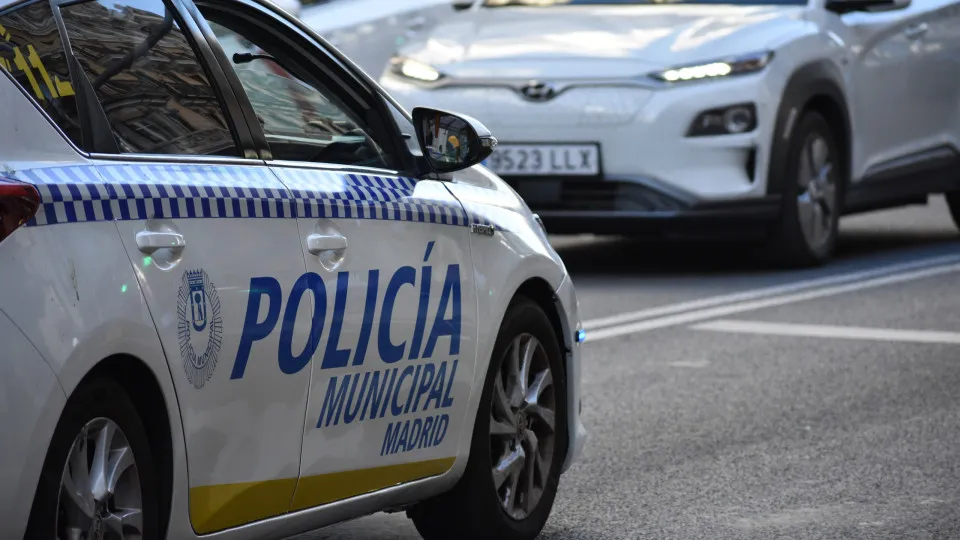Homem morre atropelado por camião do lixo em Madrid