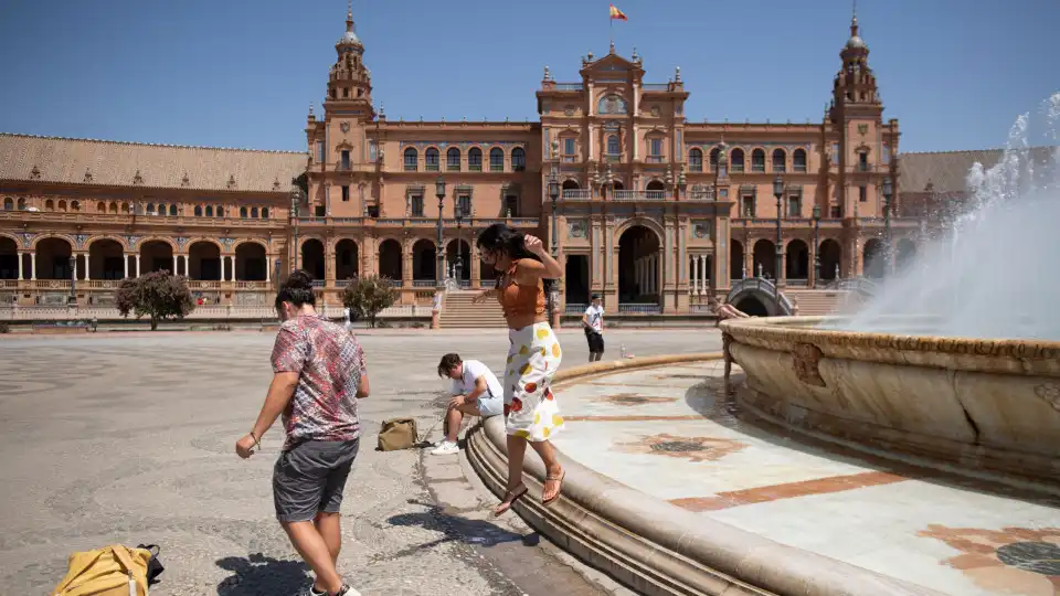 Prémio de risco de França sobe e quase ultrapassa o de Espanha