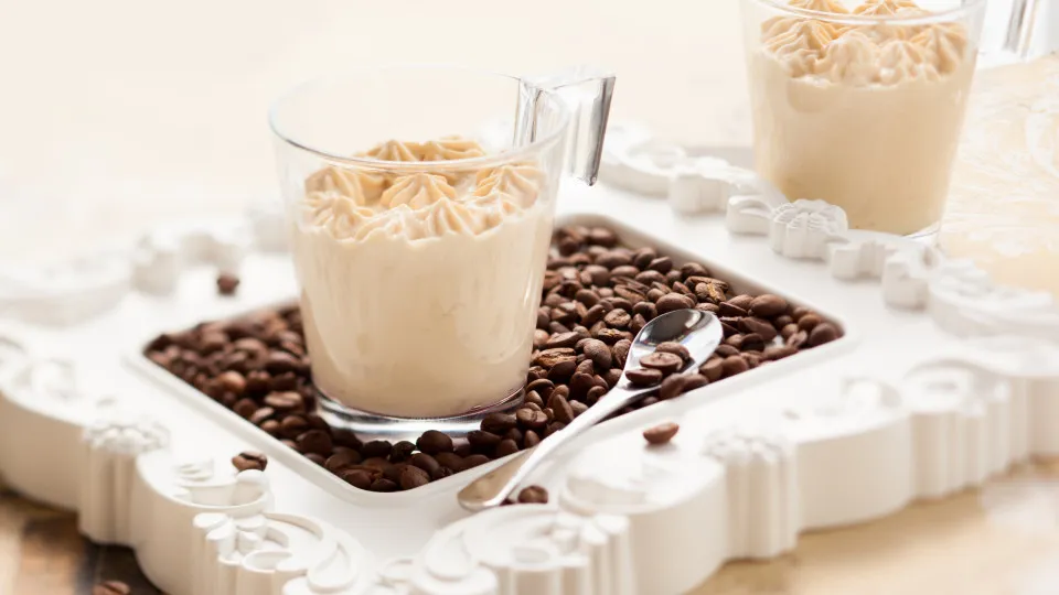 A mousse cremosa de café que só leva três ingredientes