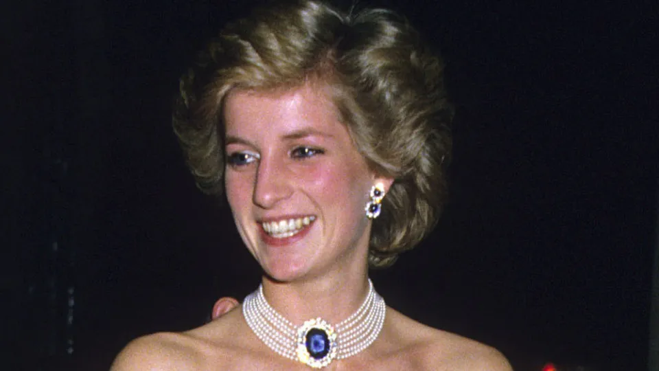 Vestido que a princesa Diana usou em 1985 vai a leilão