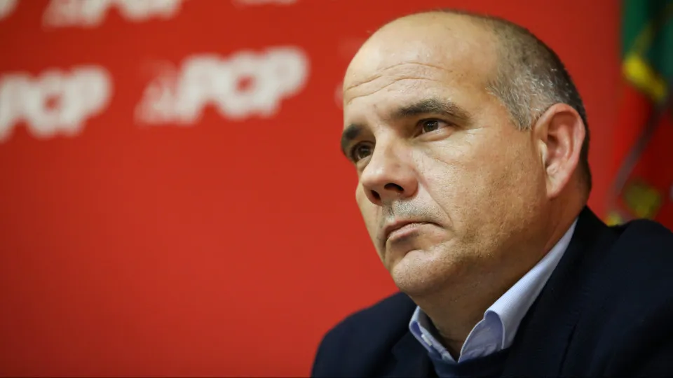 Raimundo diz que realidade vai "rebentar nas mãos" de Montenegro