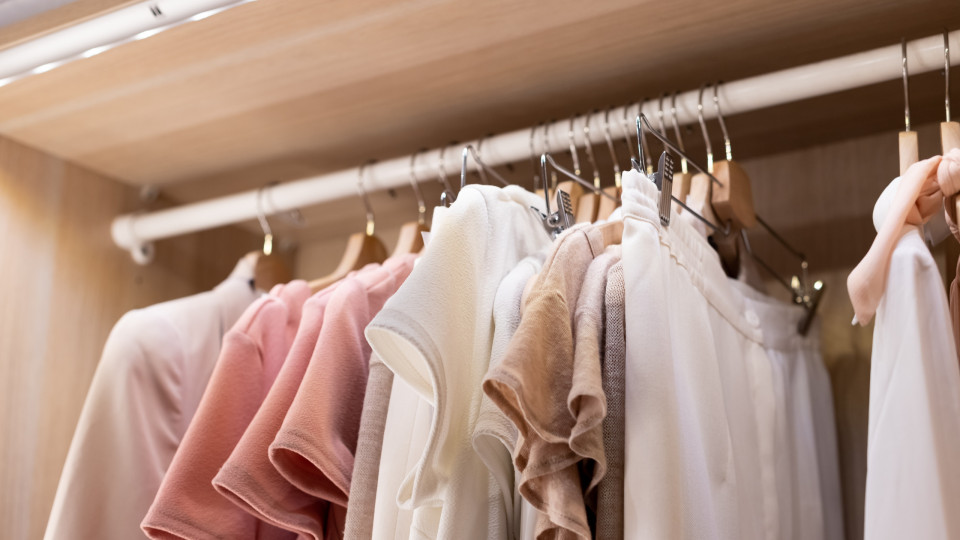 Calor e cheias põem em risco 60.500 milhões da exportação de vestuário