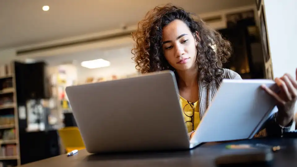 "Trabalhadores híbridos têm maiores níveis de satisfação e produtividade"