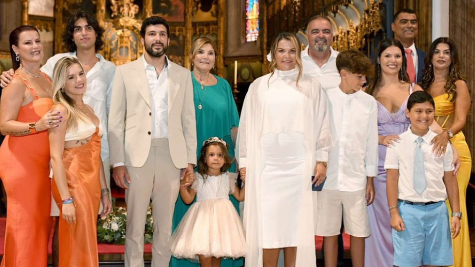 Família Aveiro reunida (sem Ronaldo) para batizado de filha de Katia
