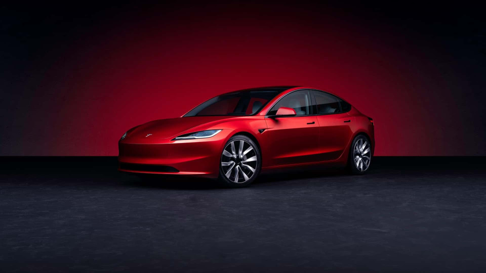Tesla confirma versão Performance do novo Model 3