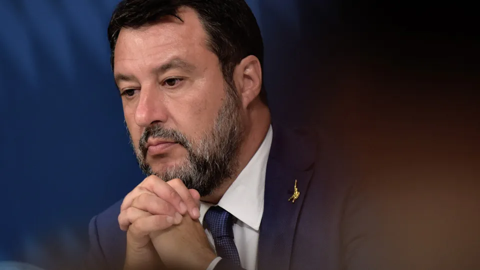 Paz em Gaza deve-se aos que não "alinharam com rebanho de Macron"