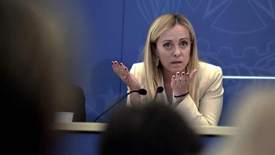 Meloni quer regulamentação de IA discutida em reunião do G7