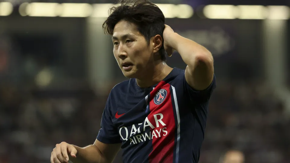 Treinador sul-coreano desiludido com a postura do PSG sobre Lee Kang-in