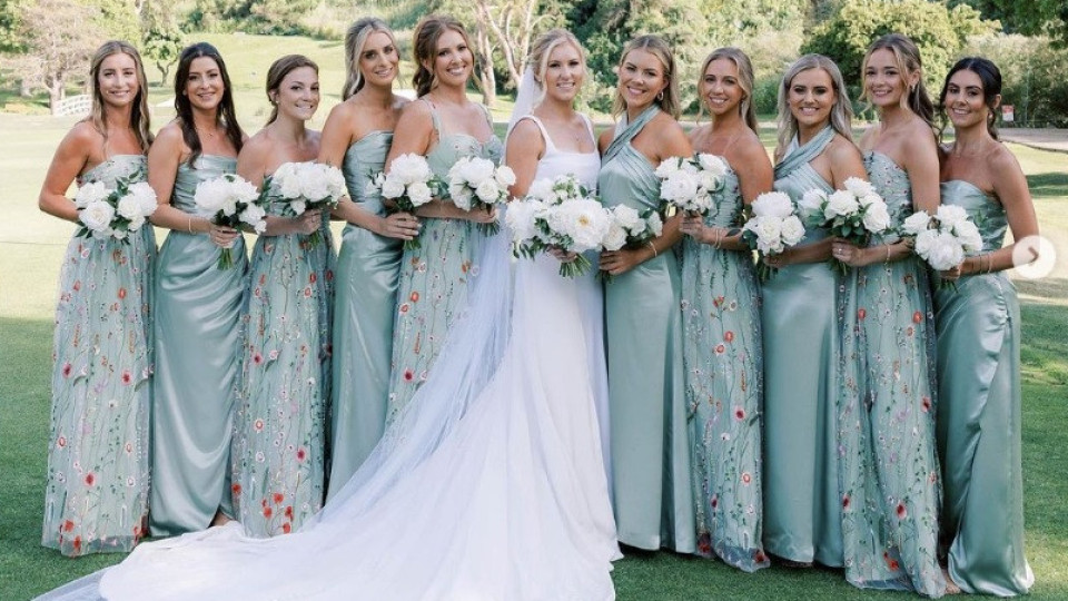 Noiva e damas de honor surpreendem com vestidos feitos pela mãe da noiva