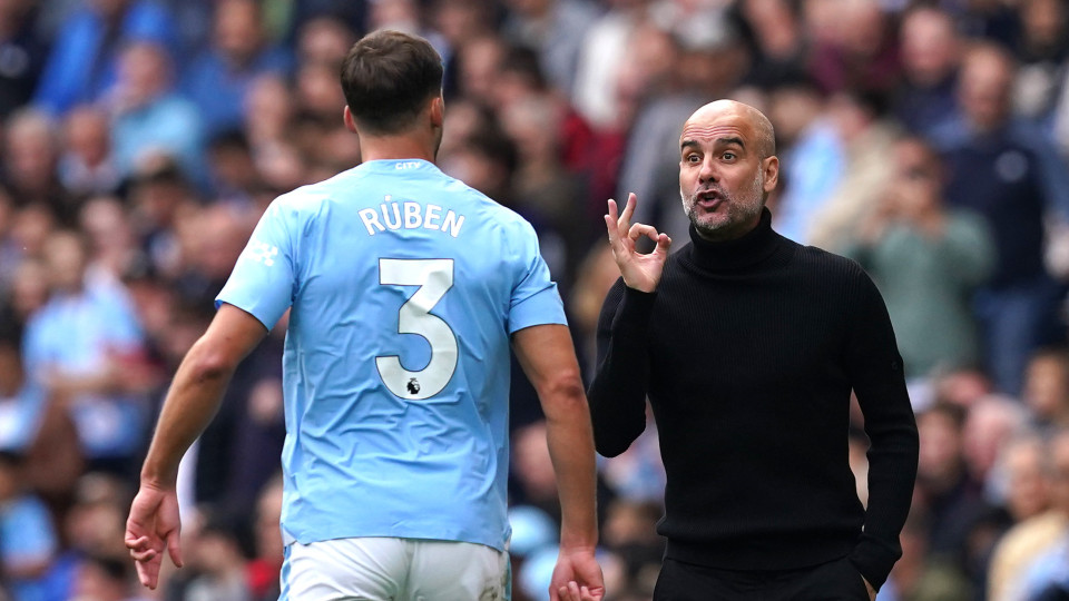 Guardiola 'risca' Rúben Dias e atira: Talvez eu possa jogar