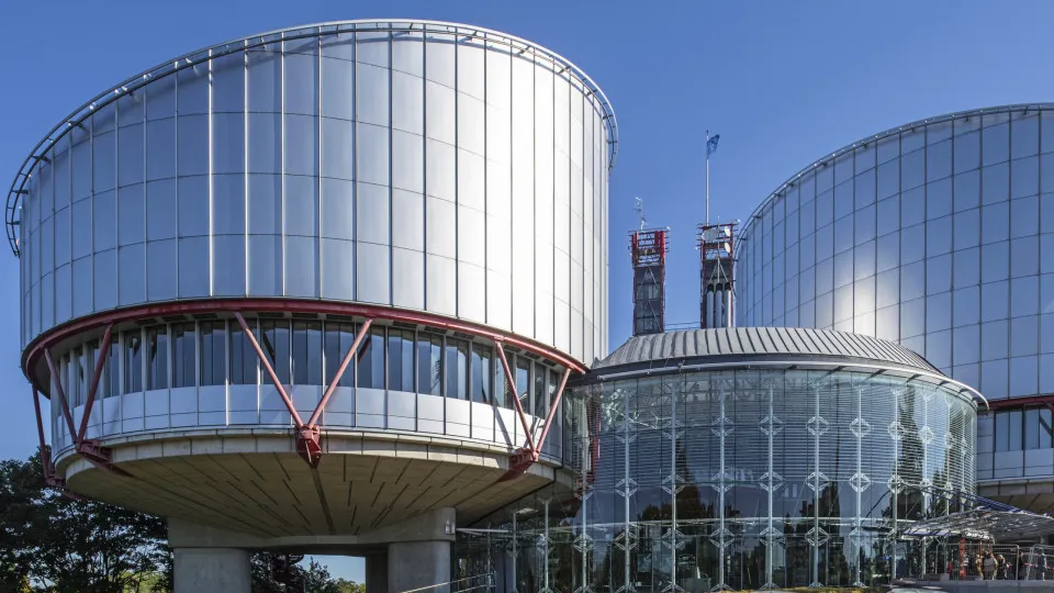 França condenada por tribunal europeu por resposta a caso de violência sexual