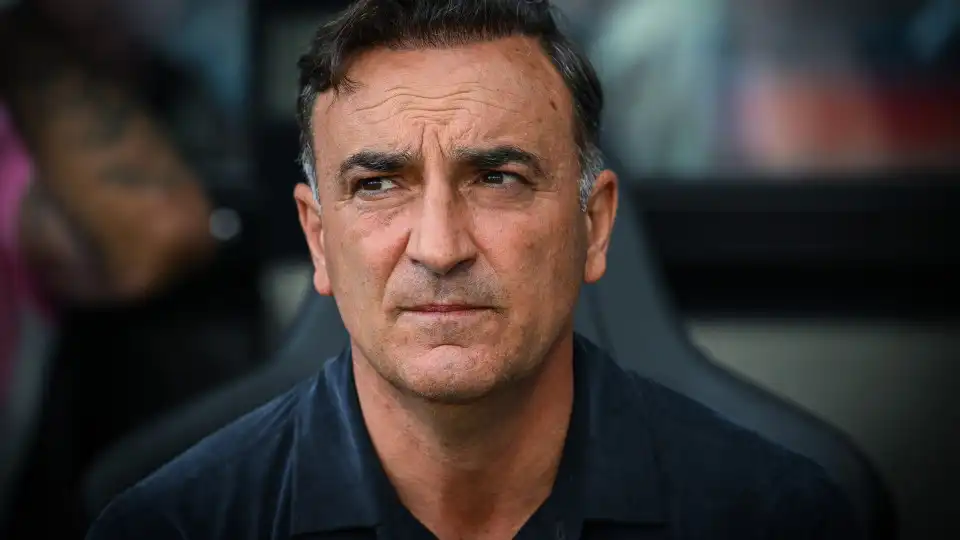 Carlos Carvalhal entre os favoritos para ser o novo treinador do Almería