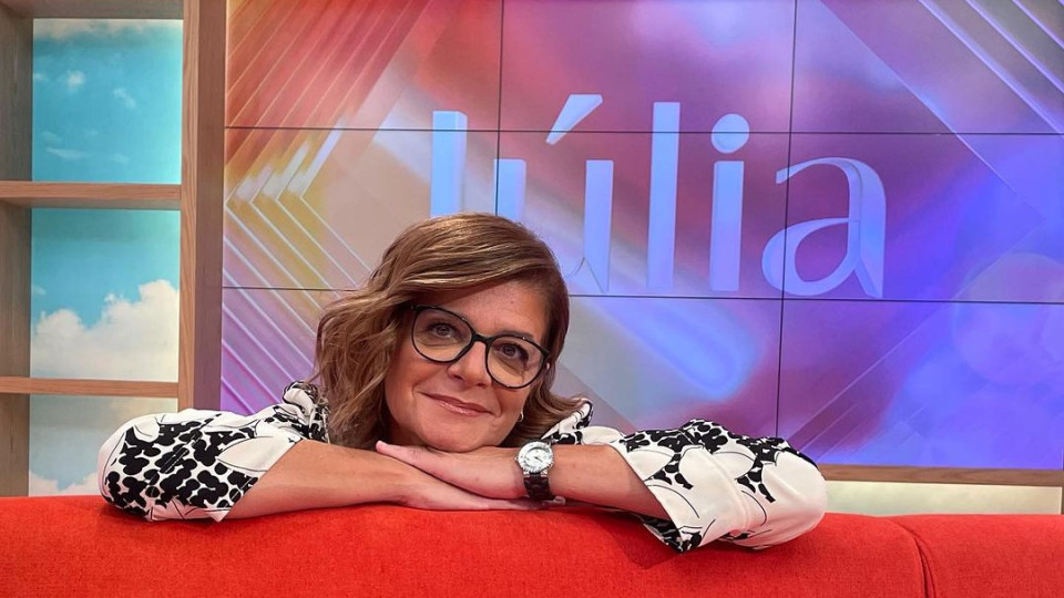 Júlia Pinheiro está de parabéns: "Não me aflige as rugas"