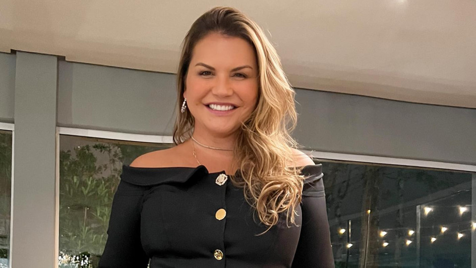 Em fase de emagrecimento, Katia Aveiro revela quantos quilos já perdeu