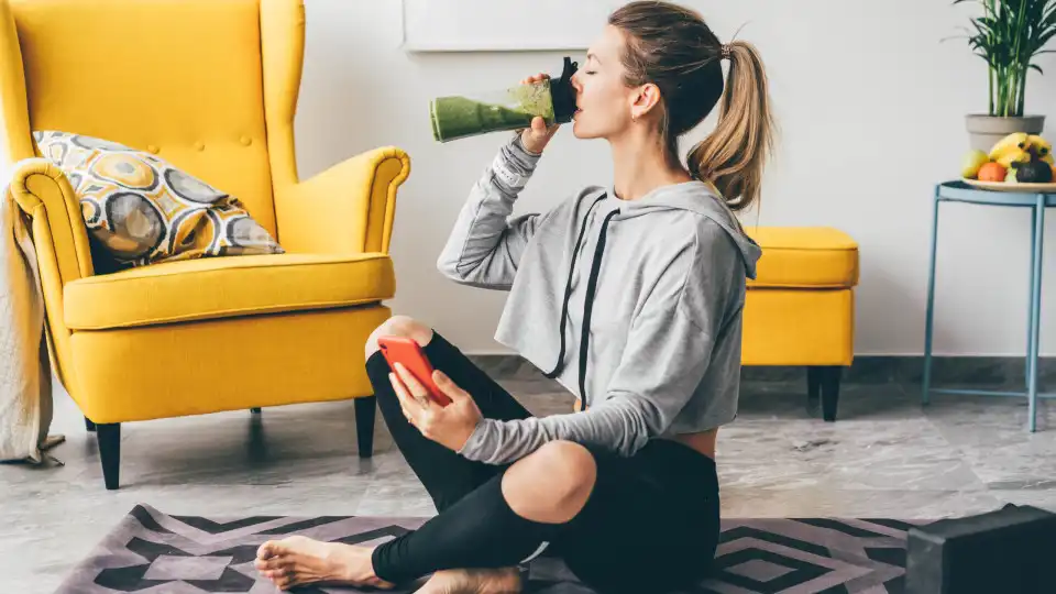 Nove bebidas para repor as energias depois de um treino