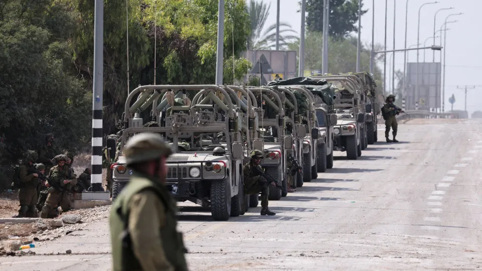 Exército israelita junto à Faixa de Gaza