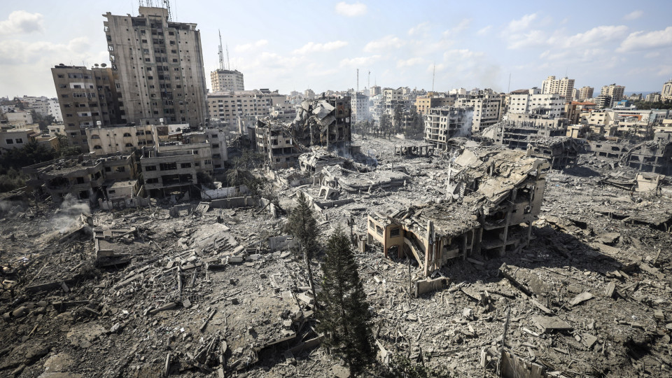 Cerca de 160 corpos encontrados em escombros de Gaza nas últimas 24 horas