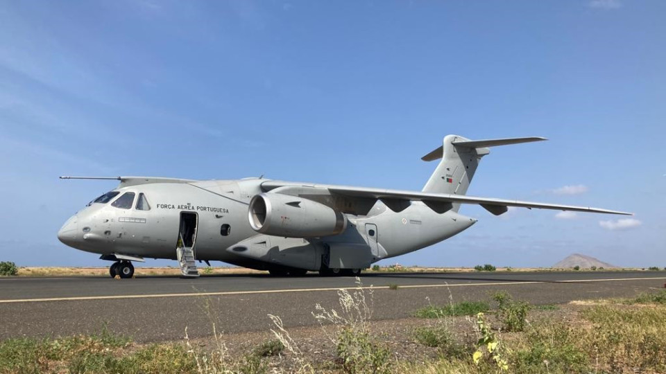 Avião KC-390 fez "1.ª missão operacional". Voou entre Brasil e Portugal
