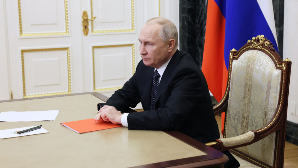 Putin tenta imitar czares e Estaline mas não terá "um império"