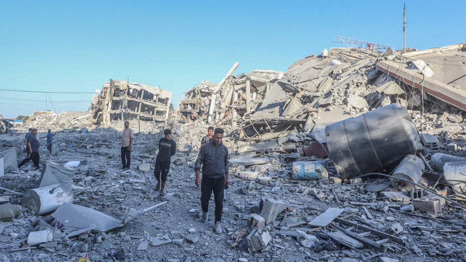 Centenas de edifícios completamente destruídos na Faixa de Gaza