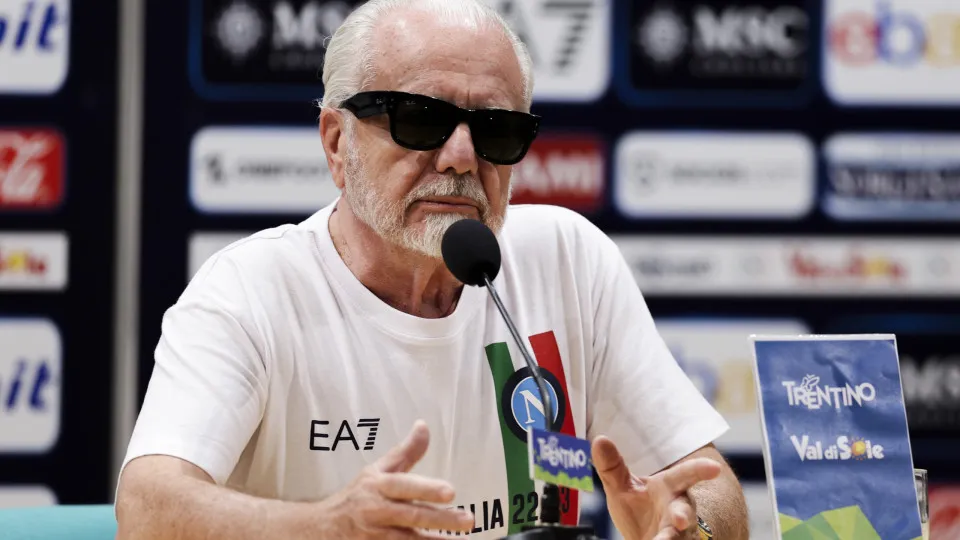 DIMARO FOLGARIDA, TRENTINO ALTO ADIGE, ITALY - 2023/07/16: SSC Napoli's Italian president Aurelio De Laurentiis talks  during a press conference at the SSC Napoli's preseason training camp. (Photo by Antonio Balasco/KONTROLAB/LightRocket via Getty Images)