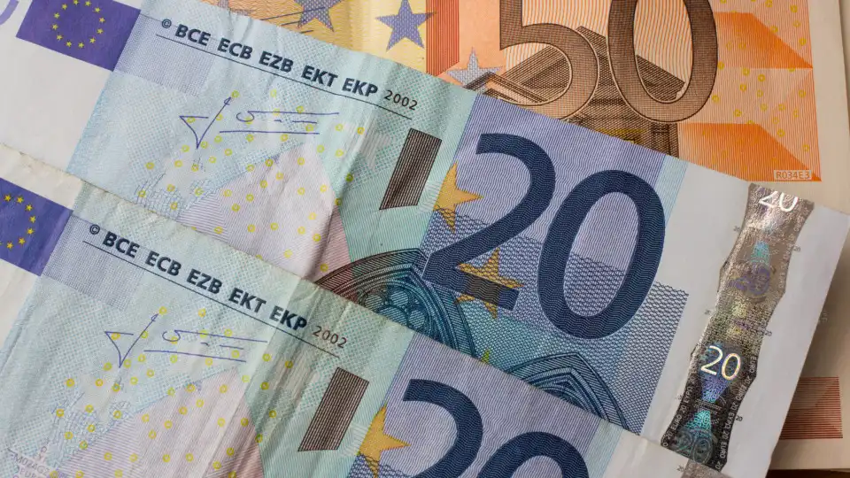 No próximo mês é pago 'cheque' de 90€: Quem recebe (e atualize o IBAN)