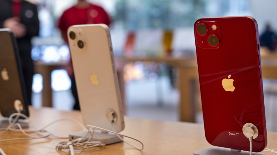 Há dois iPhones a fazerem sucesso no Japão. E nenhum é o iPhone 15