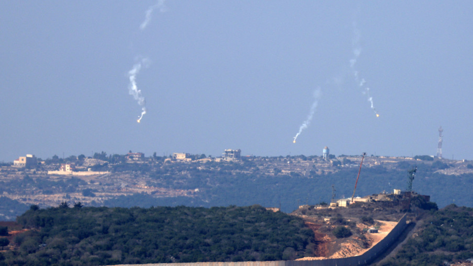 Hezbollah lança foguetes contra posições militares de Israel