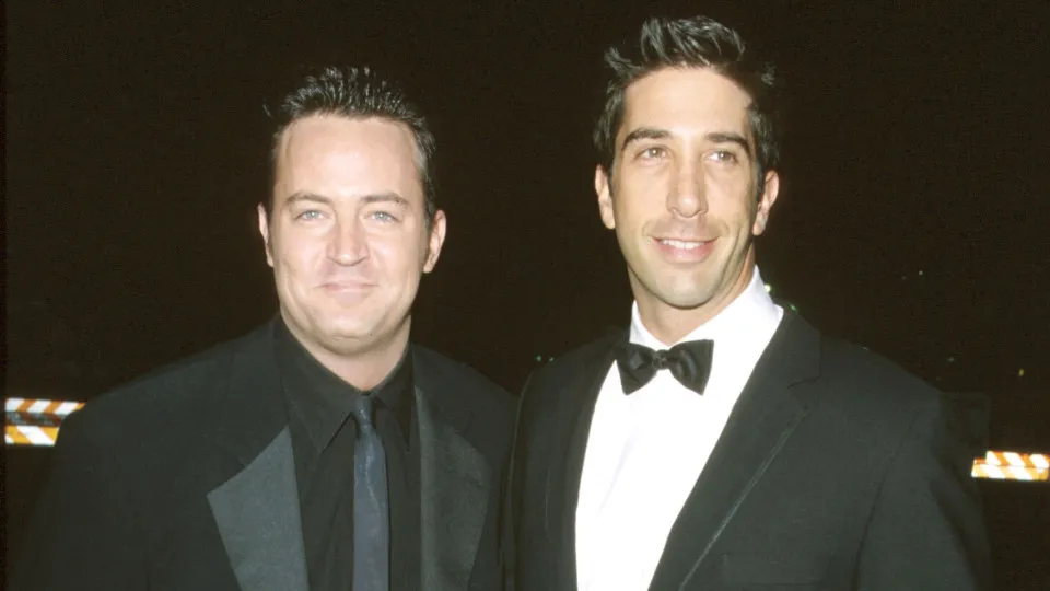 David Schwimmer visto em público após morte de Matthew Perry