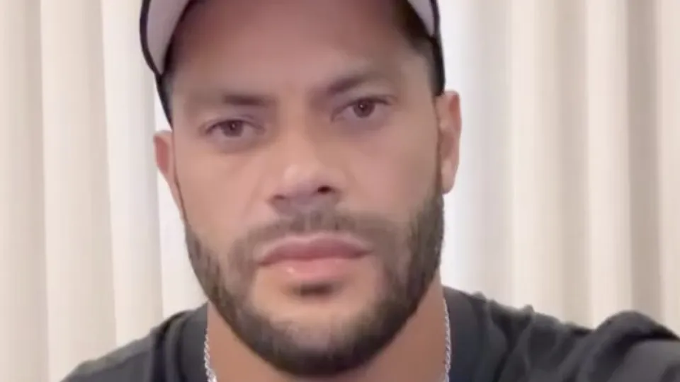 Hulk 'bate com a porta' e arrepende-se: "Foi no calor da emoção..."