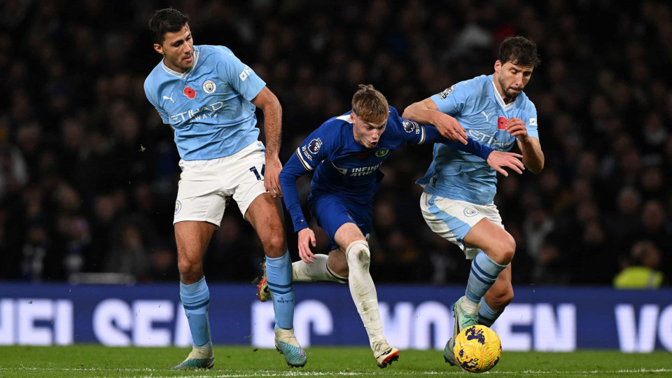 Manchester City sobra no 1º tempo e vence o Chelsea por 3 x 1