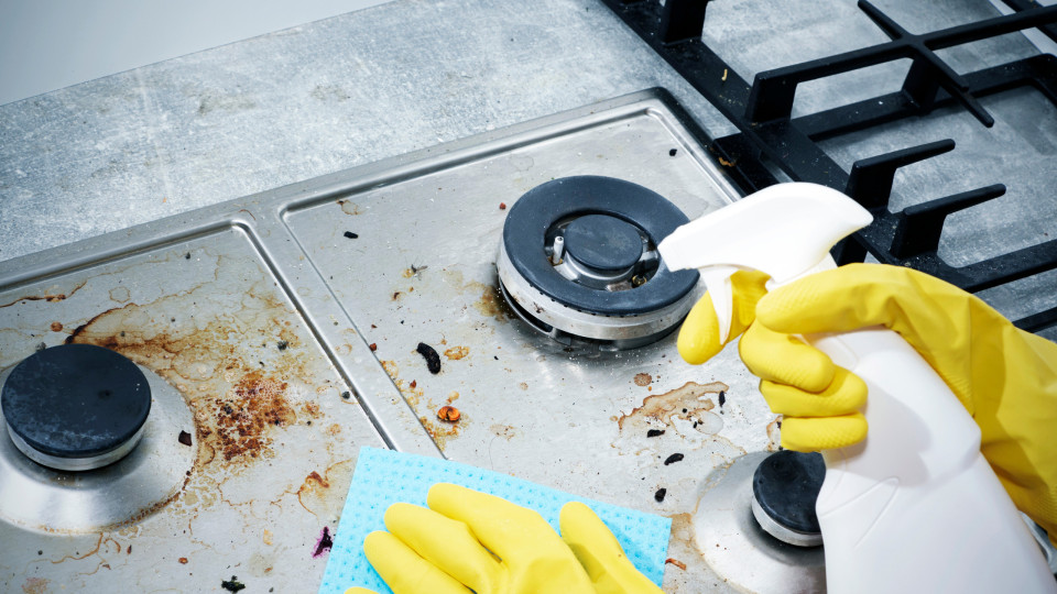 Contra a gordura na cozinha, aqui tem uma mistura caseira