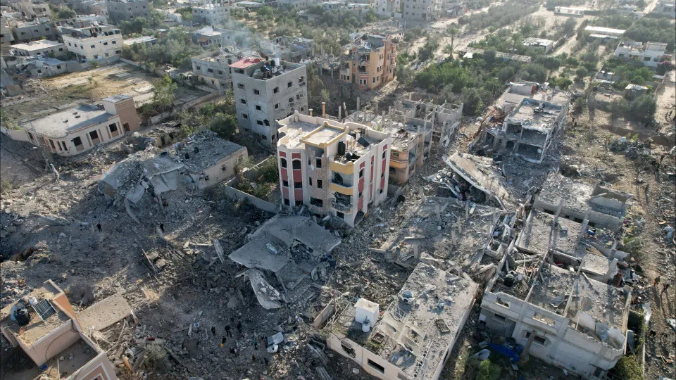 Khan Younis, no sul da Faixa de Gaza, Palestina - 24 de novembro de 2023 - Mohammad Farid Mahmoud Abdullah/Anadolu via Getty Images