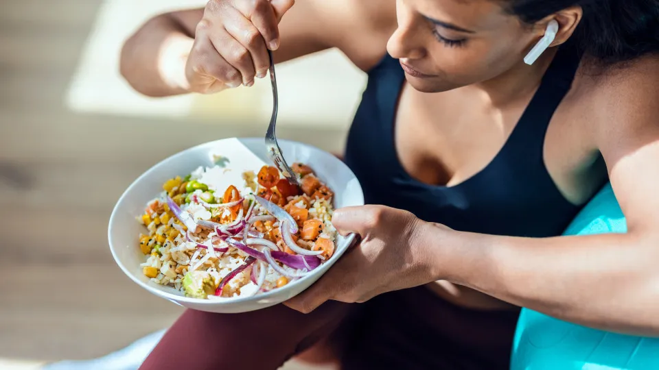 O que não deve (mesmo) comer antes de um treino