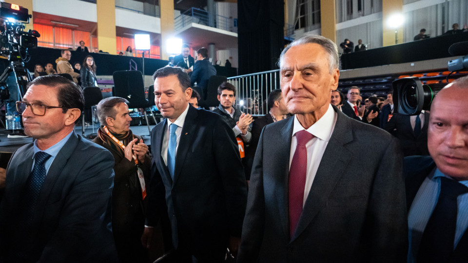 Cavaco Silva apela ao voto da AD e alerta para partidos extremistas