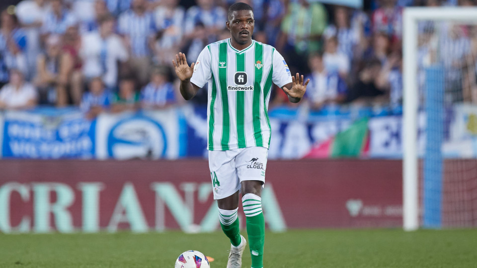 William Carvalho doesn't clap 'Palmas' and Real Betis complicates European accounts