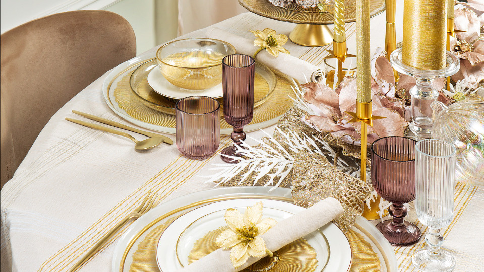 Uau! Celebre o Ano Novo em grande com uma decoração de mesa inesquecível