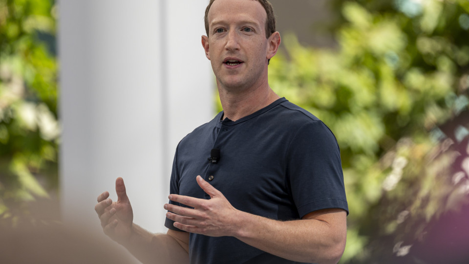 Harvard acusada de travar investigação após doação de Zuckerberg