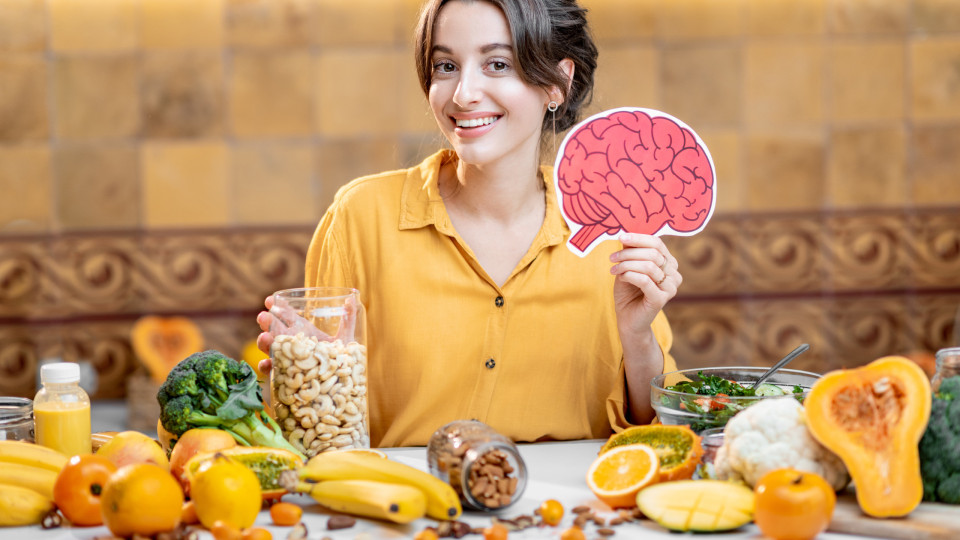 Cinco alimentos que protegem a saúde cognitiva. Tenha-os sempre em casa