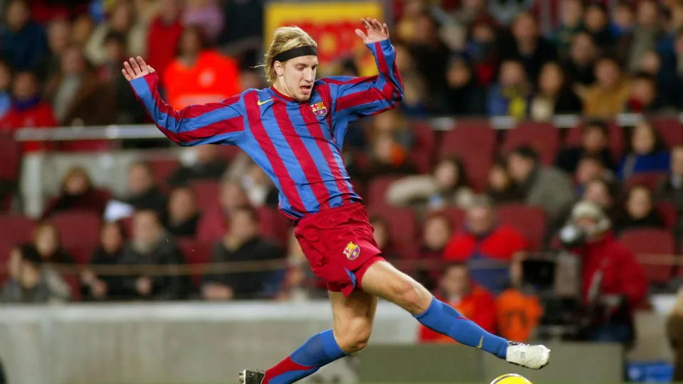 BARCELONA, SPAIN - NOVEMBER 29:  Maxi Lopez of FC Barcelona in action during the friendly match between FC Barcelona and the Peace Team on November 29, 2005 at Camp Nou Stadium in Barcelona, Spain. The Peace Team is made of of Israeli and Palestinians pla