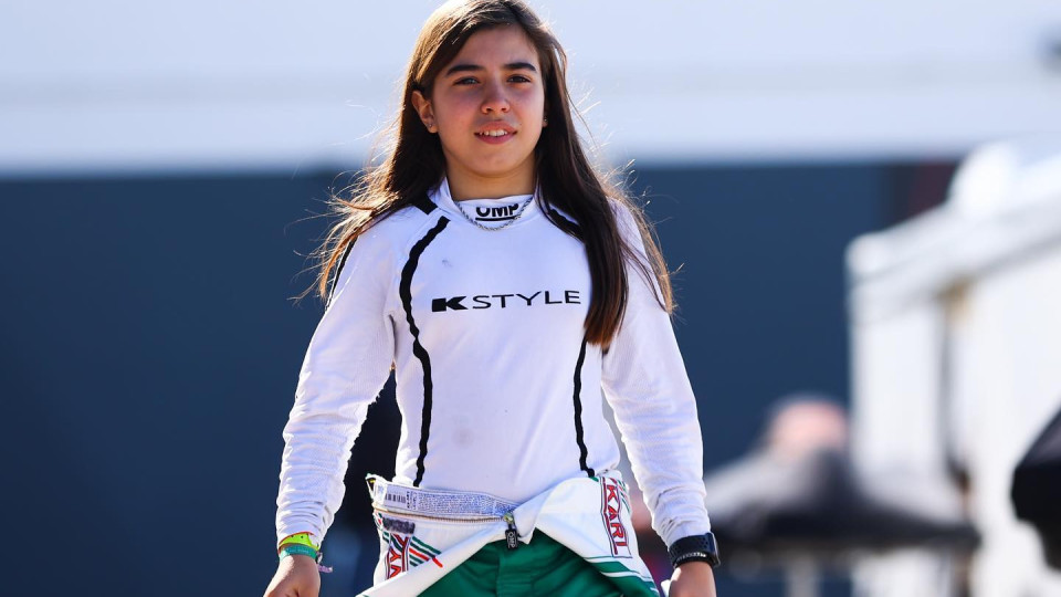 É portuguesa e é a melhor piloto feminina de karting do mundo
