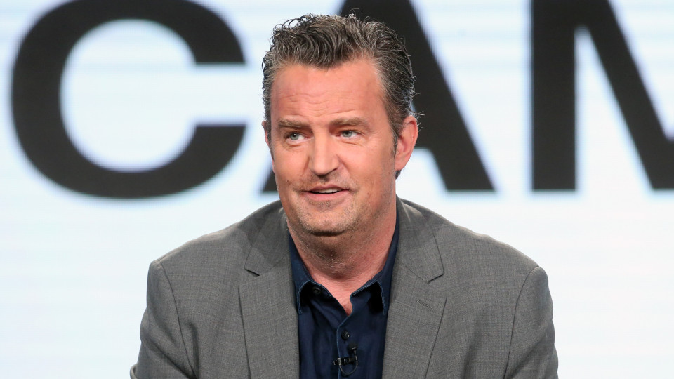 Caso da morte de Matthew Perry ganha novos contornos: O que se sabe