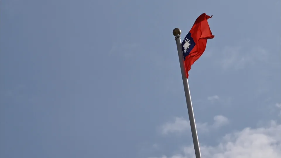 Taiwan realiza manobras militares conjuntas perante pressão da China