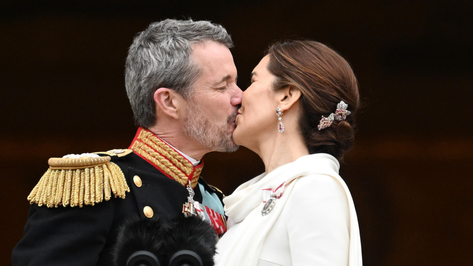 Beijo de Frederico e Mary da Dinamarca na proclamação foi encenado? 