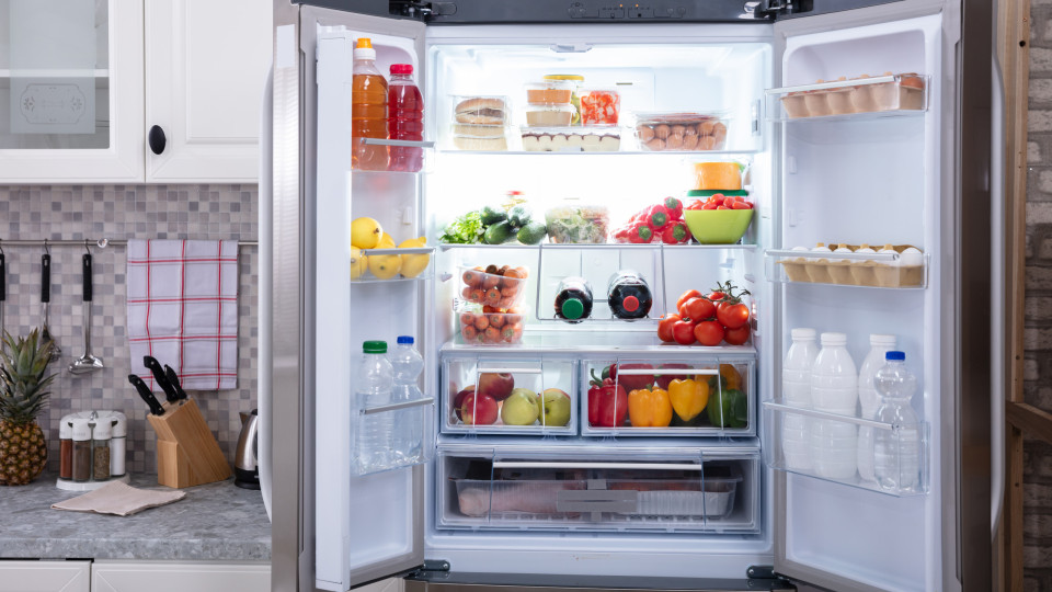 Cinco alimentos que devem sair imediatamente do seu frigorífico
