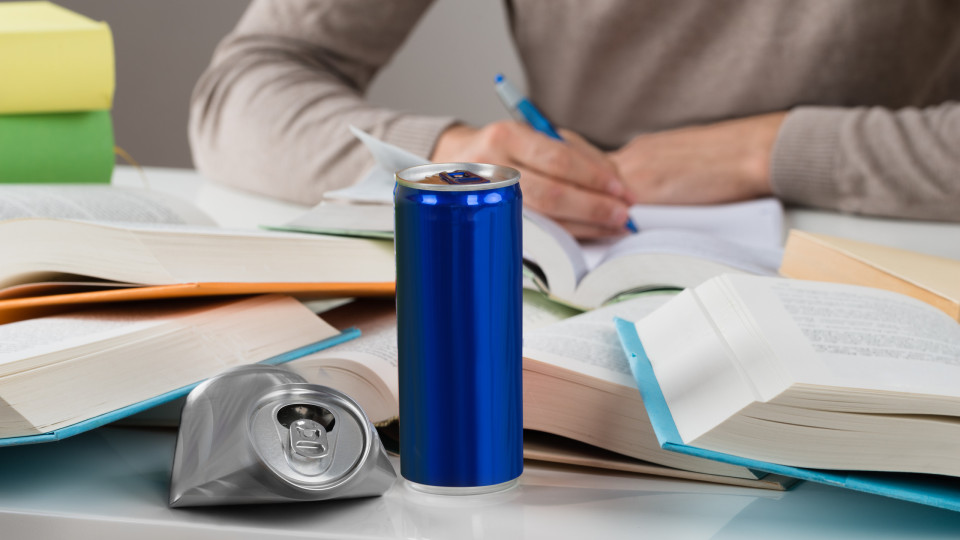 Doctor points out the reasons to avoid consuming energy drinks